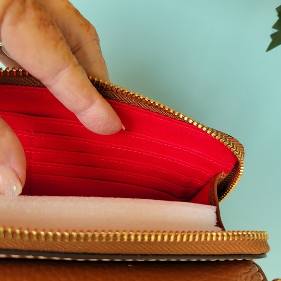 DOONEY & BOURKE crossbody/wristlet NWT - Picture 7 of 8